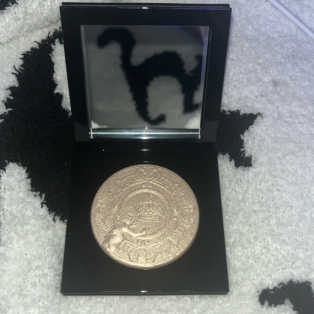 Pat McGrath x Bridgerton Highlighter